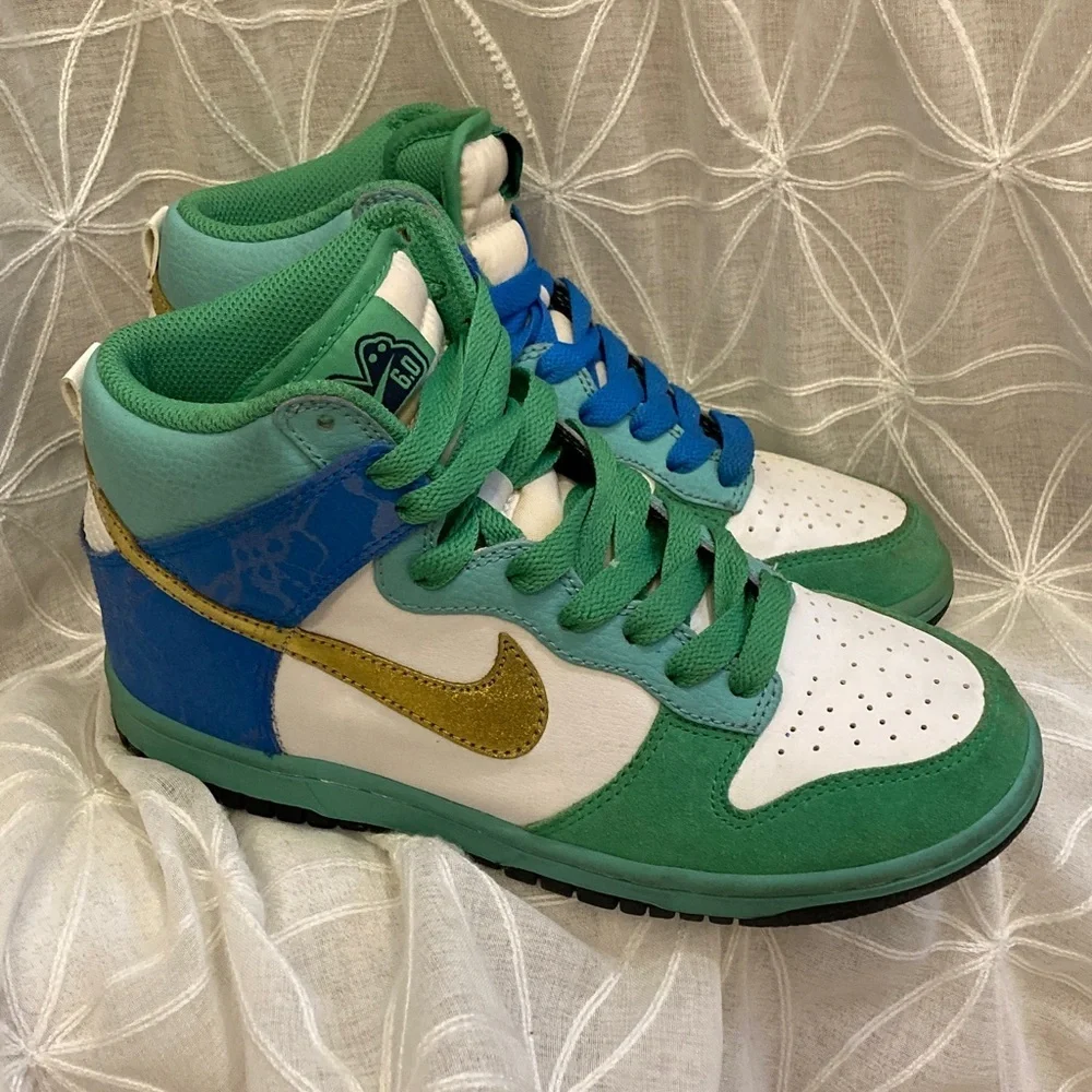 Nike Shoes - Picture 12 of 12